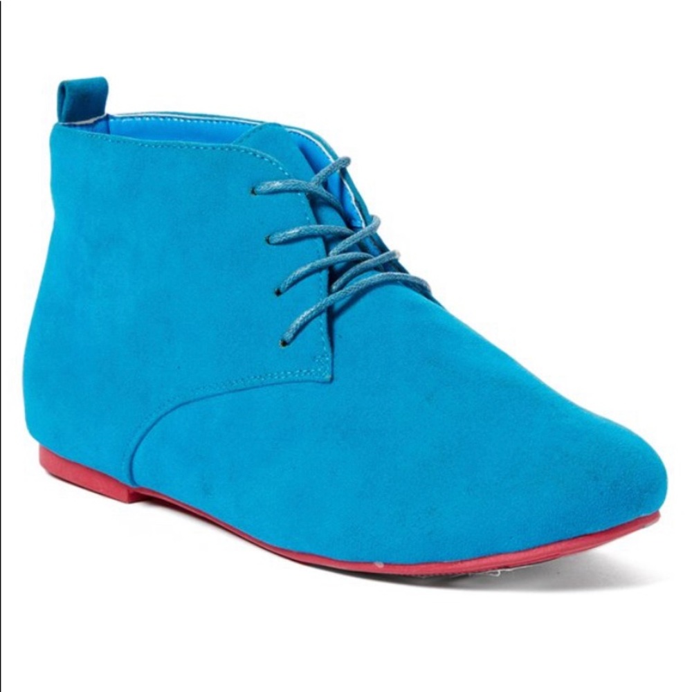 Turquoise Dora Chukka lace up Bootie- size 7.5